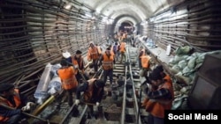 Кыргызские мигранты в строительстве метро