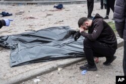 Тела погибших в результате удара по Сумам, 13 апреля 2025 года