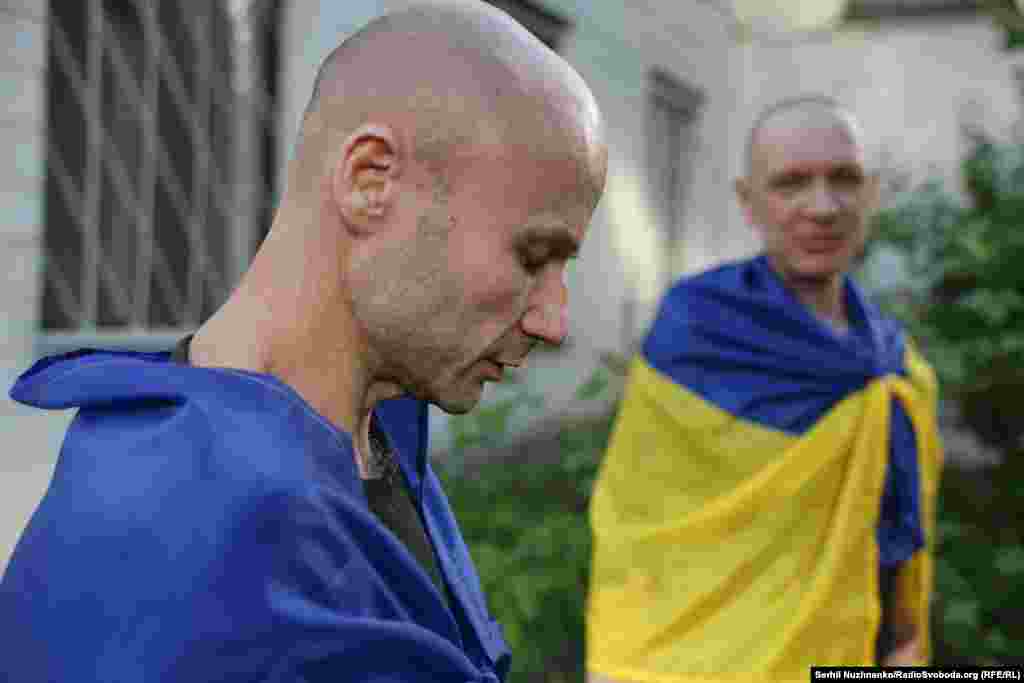 Звільнені з російського полону українські військові