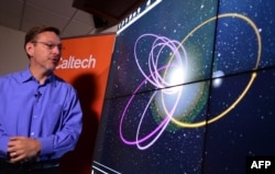 Калифорния технологиялык университетинин астроному Майкл Браун. 20-январь, 2016