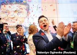 Владимир Зеленский, будучи еще кандидатом в президенты Украины, отзывался о Саакашвили как о человеке, от помощи которого не стоит отказываться