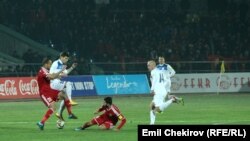 Кыргызстан менен Иорданиянын футбол боюнча улуттук курама командаларынын беттеши. 17.11.2015-ж. Бишкек.