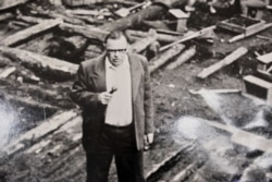 Валентин Янин на раскопе