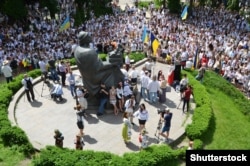 Пам’ятник Великому князю Київському Ярославу Мудрому (983/987–1054) біля Золотих воріт в Києві