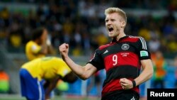 Шюрле дар рӯзи голборони Бразил