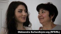 Elina anası Lutfiyenen