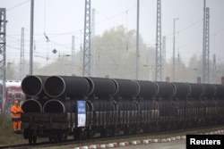 Труби для газопроводу «Північний потік-2» на острові Рюген, Німеччина