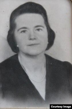 Мама Наталя Попович