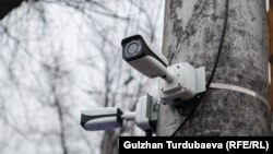 "Коопсуз шаар" долбоорунун камерасы. Бишкек. Иллюстрациялык сүрөт.