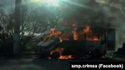 За даними слідства, підозрювані отримали повідомлення в телеграмі з пропозиціями за 1000 доларів знайти та спалити автомобіль військовослужбовця ЗСУ чи інших військових формувань. Фото ілюстративне.