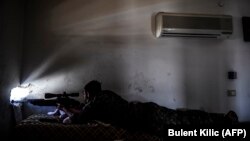 Солдат сирийской демократической оппозиции в Ракке, 8 октября 2017 года