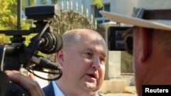 Կրեմլի կողմից Սևաստոպոլի քաղաքապետ նշանակված Սերգեյ Ռազվոզժաևը զրուցում է լրագրողների հետ, 20 օգոստոսի, 2022թ.