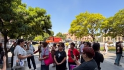 Արցախցիները՝ կառավարության շենքի առջև. պահանջում են վերականգնել աջակցության ծրագիրը 