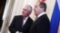 Госсекретарь США Рекс Тиллерсон (слева) и министр иностранных дел России Сергей Лавров