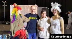 Михаил Лощинин в одном из театров русской диаспоры