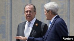 Сергій Лавров і Джон Керрі перед переговорами в Сочі, 12 травня 2015 року