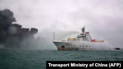 Кытайлык өрт өчүрүүчүлөрдүн кемеси кырсык болгон жерде, 7-январь, 2017-жыл.