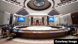 Министрлер кабинетинин жыйыны. 21-февраль, Бишкек. "Ынтымак ордо"