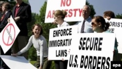 Вопросы нелегальной миграции волнуют американцев не меньше, чем международная политика