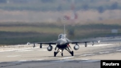 Թուրքիայի ՌՕՈւ F-16 օդանավը վայրէջք է կատարում Ինջիրլիքի ռազմակայանում, արխիվ
