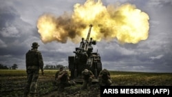 Ілюстраційне фото. Українські військовослужбовці ведуть вогонь із французької 155 мм САУ Caesar (Цезар) по позиціях військових Росії. Донеччина, 15 червня 2022 року