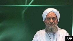 ЦРУ встревожен новыми телеобращениями лидеров террподполья.
Айман аз-Завахири проясняет позицию своего патрона относительно недавнего награждения английской королевой Салмана Рушди