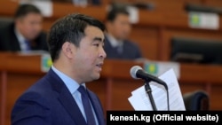 Жанар Акаев. 