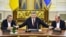 Ахтем Чийгоз, Петр Порошенко и Ильми Умеров. Киев, 27 октября 2017 года