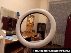 Кольцевую лампу для блогинга Маниже уже одолжили...