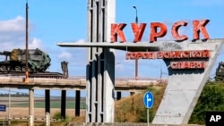 Розвідка Великої Британії станом на 10 березня повідомляла, що російські військові збільшують тиск на Сили оборони на Курському виступі із заходу, півночі та сходу