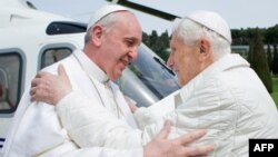 Два папы, цяперашні і былы