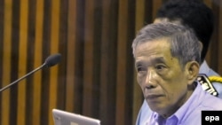 Дуч соттун алдында