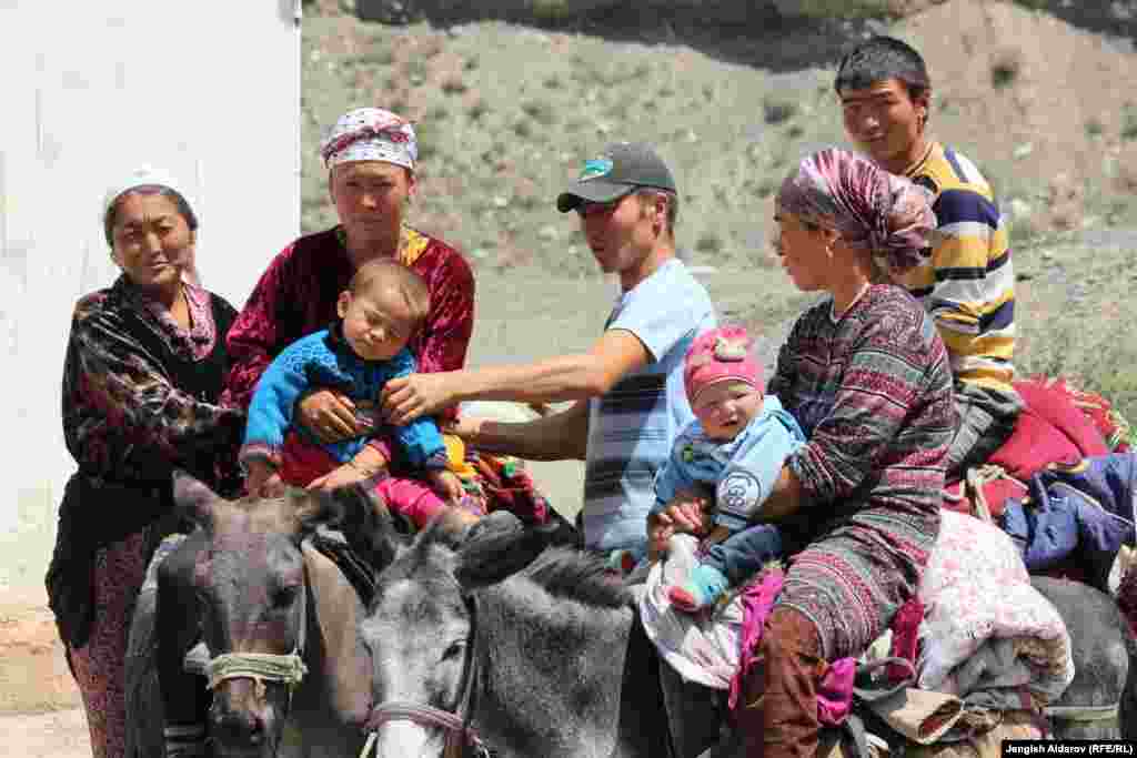 Баткен окуясынан кийин Зардалыга чек ара бөлүмчөлөрү жайгашып, жашоо кайра жандана баштаган десек болот.