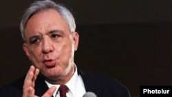 Вартан Осканян