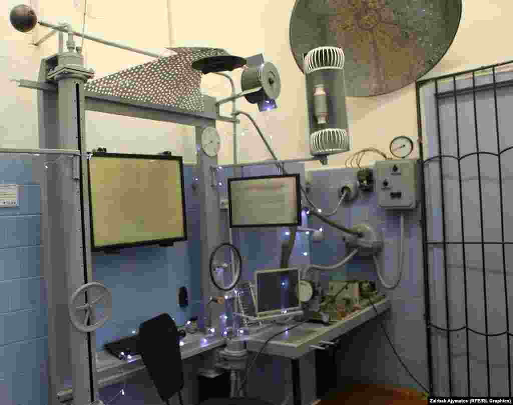 Музейдин ар бир бөлмөсүндө суунун агымын көзөмөлдөй турган заманбап техникалар бар.