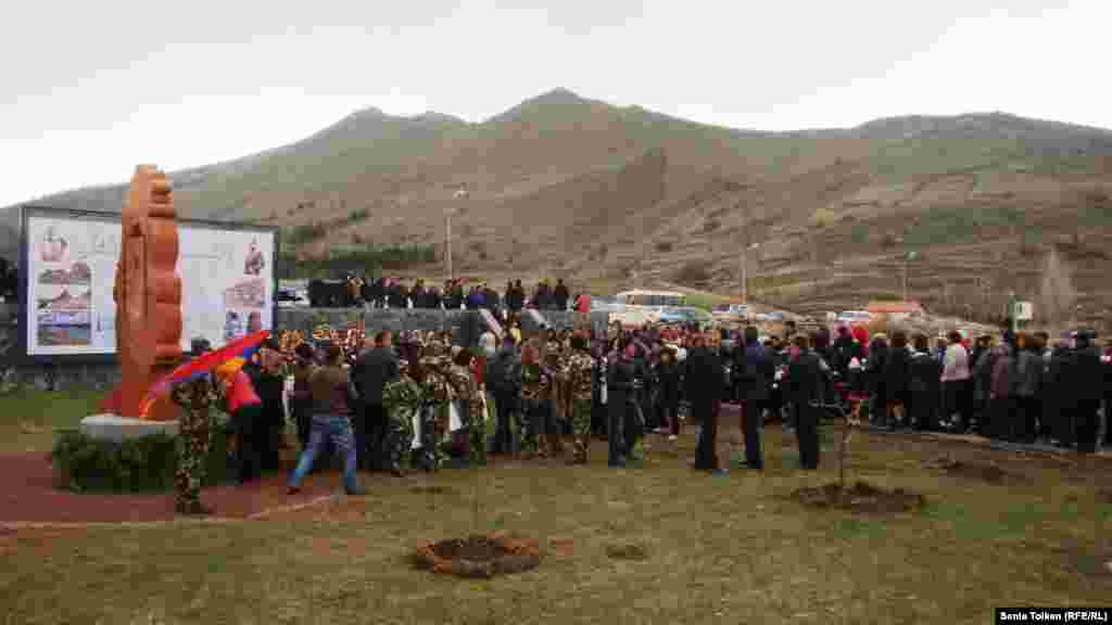 У церкви Святой Гаянэ открыт памятник жертвам событий 1915 года в Османской империи.