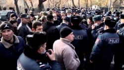 Գերիների և անհետ կորածների հարազատները բողոքի ակցիա իրականացրեցին ԱԺ շենքի դիմաց