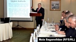 Представители «Движения для развития» обещают обществу совершенно новые идеи и заявляют о необходимости смены политической системы