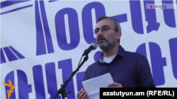 Жирайр Сефилян выступает на митинге УП. Ереван, 30 мая 2015 г.