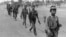 Юные партизаны красных кхмеров вступают 17 апреля 1975 года в Пномпень