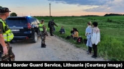 Բելառուսի հետ Լիտվայի սահմանին ձերբակալված անօրինական միգրանտներ, հունիս, 2021թ.