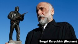 Скульптор Салават Щербаков и его творение