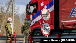 За словами Дениса Шмигаля, він буде працювати для пасажирських автомобілів, це допоможе зменшити черги та прискорить перетин кордону