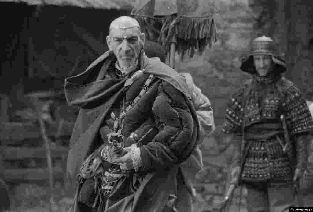 Кадр из фильма Алексея Германа &quot;Трудно быть богом&quot;