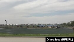 Огороженная территория, выделенная под строительство госпиталя для пациентов с коронавирусной инфекцией. Шымкент, 16 апреля 2020 года. 