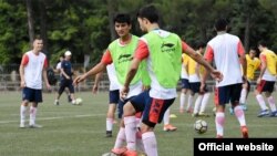Во время сбора молодежной сборной Таджикистана в  Гулистоне. Фото с сайта Федерации футбола Таджикистана