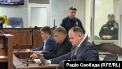 Ігор Миронюк (сидить у центрі) на засіданні суду, 12 листопада 2025 року