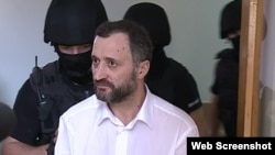 Мурдагы премьер-министр Влад Филат сотто. 