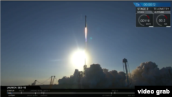 Falcon 9 ракетының кабаттан очуы