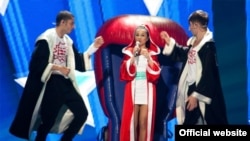 Эмми с песней «Boom Boom» во время генеральной репетиции, 10 мая 2011